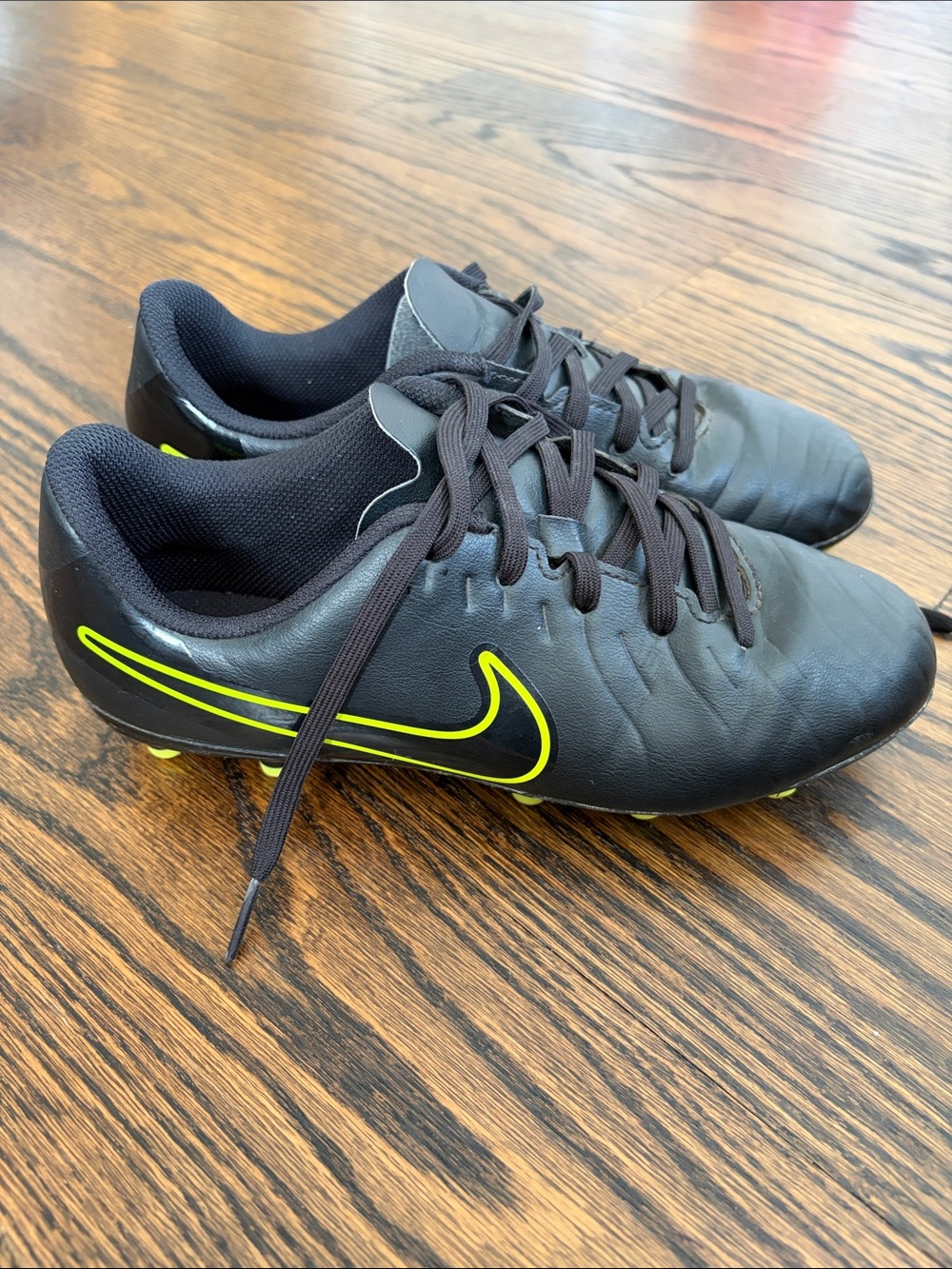 Nike Jr. Tiempo Legend 10 Club FG/MG Soccer Cleats - Black / Volt (Size 4Y) - Picture 2 of 6